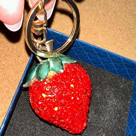 Strawberry crystal rhinestone keychain bag clip, purse accessory blinged sparkle - Picture 3 of 4